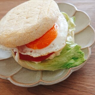 朝食に！イングリッシュマフィンバーガー